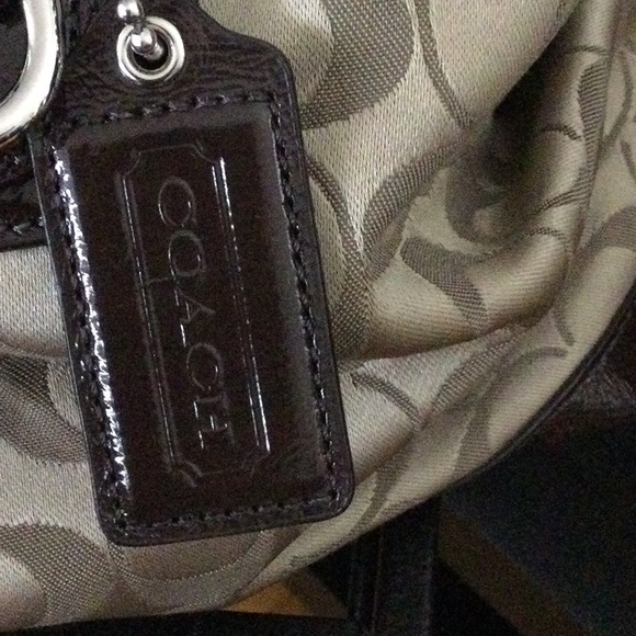 Coach - Picture 2 of 9